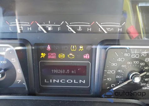 2011 Lincoln Navigator z USA, uszkodzony, nr VIN 5LMJJ2H55BEJ03572